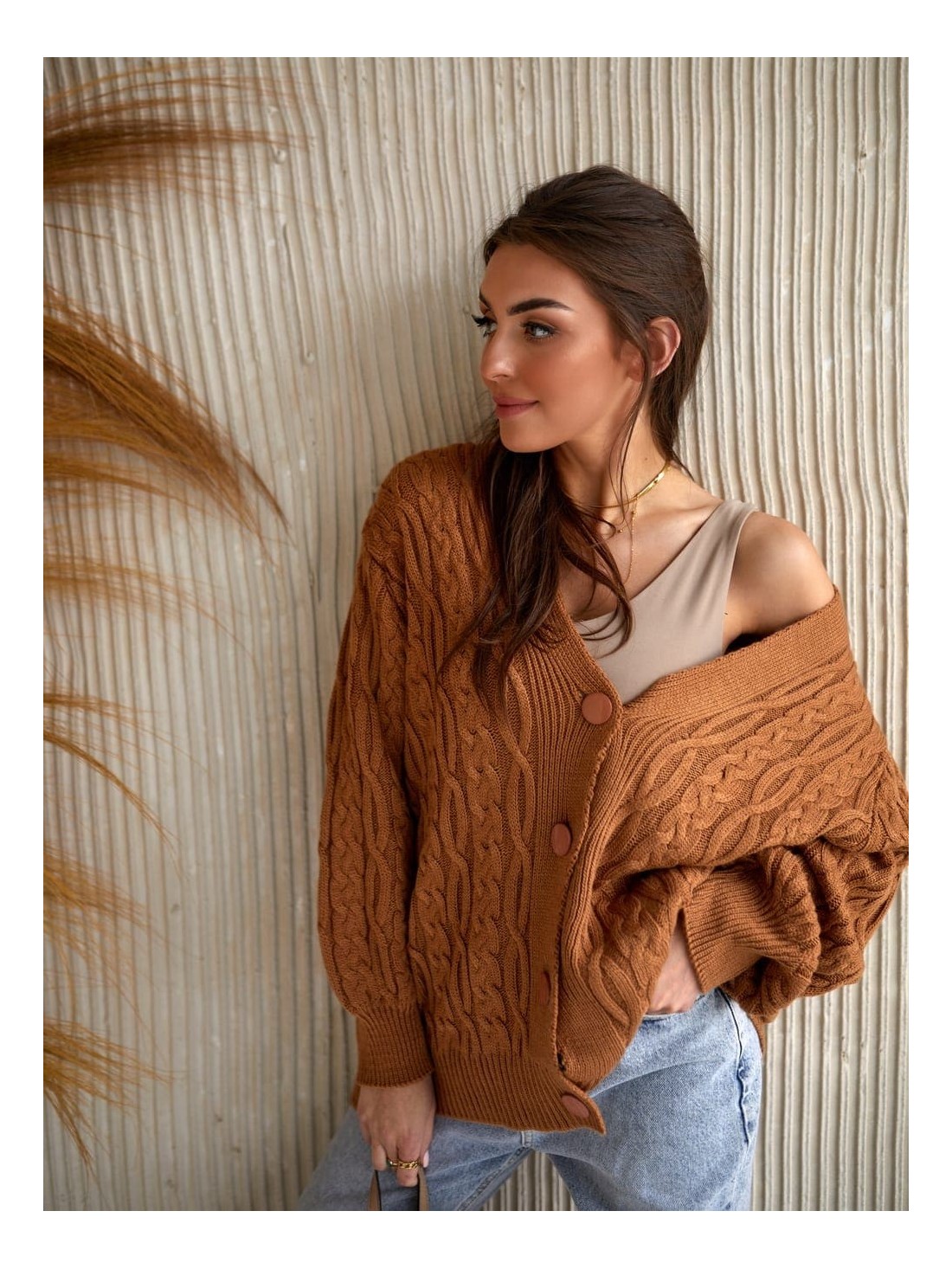 Übergroßer Cardigan mit karamellfarbenem Zopf 0587 – Online-Shop – Boutique